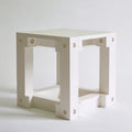 Biały kwadratowy stolik kawowy z płyty MDF 40 x 40 x 40 cm