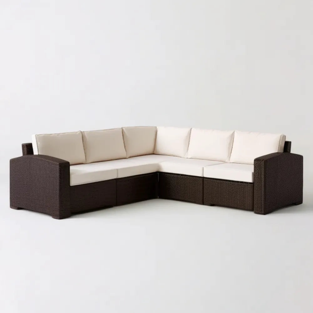 Ogrodowa sofa narożna z technorattanu PE, brązowa z kremowymi poduszkami, 240 x 180 x 65 cm