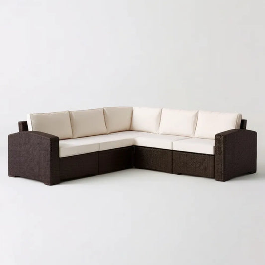 Ogrodowa sofa narożna z technorattanu PE, brązowa z kremowymi poduszkami, 240 x 180 x 65 cm